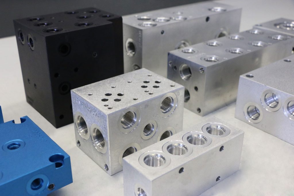 Simple Manifold Block